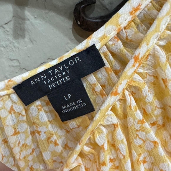 LOFT Yellow Floral Blouse - Picture 6 of 9